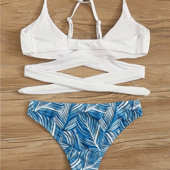 Tropical Print Triangle Crisscross Bikini Size Small - Picture 2 of 2